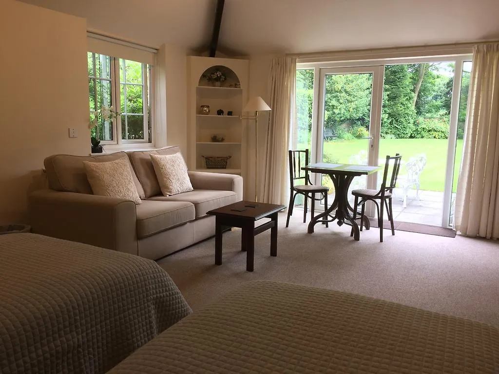 Little Manor Bed & Breakfast Cheltenham