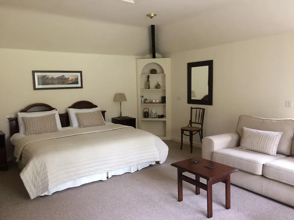 Little Manor Bed & Breakfast Cheltenham