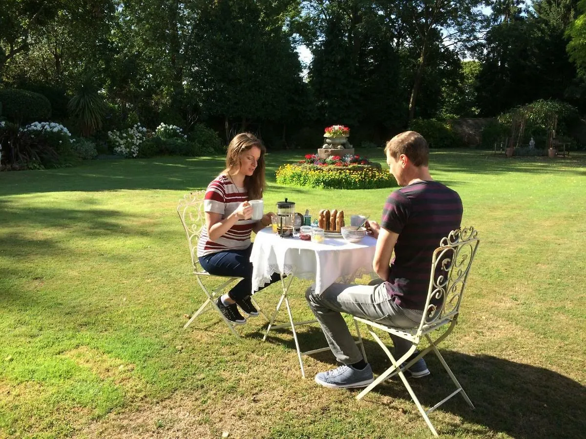 Little Manor Bed & Breakfast Cheltenham
