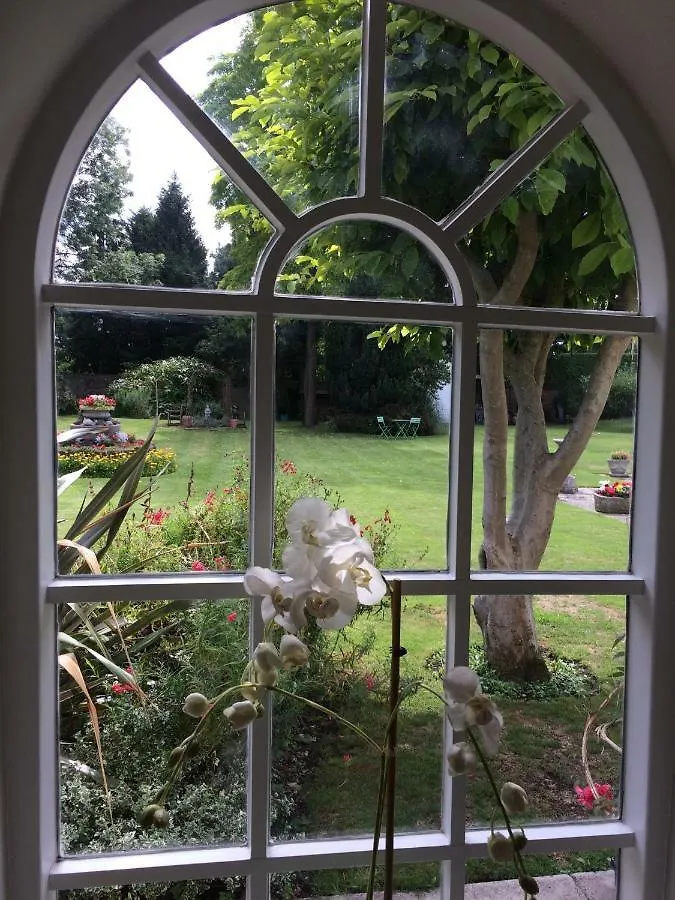 Little Manor Bed & Breakfast Cheltenham